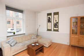 Lovely and Homey Flat in a Great Neighborhood!